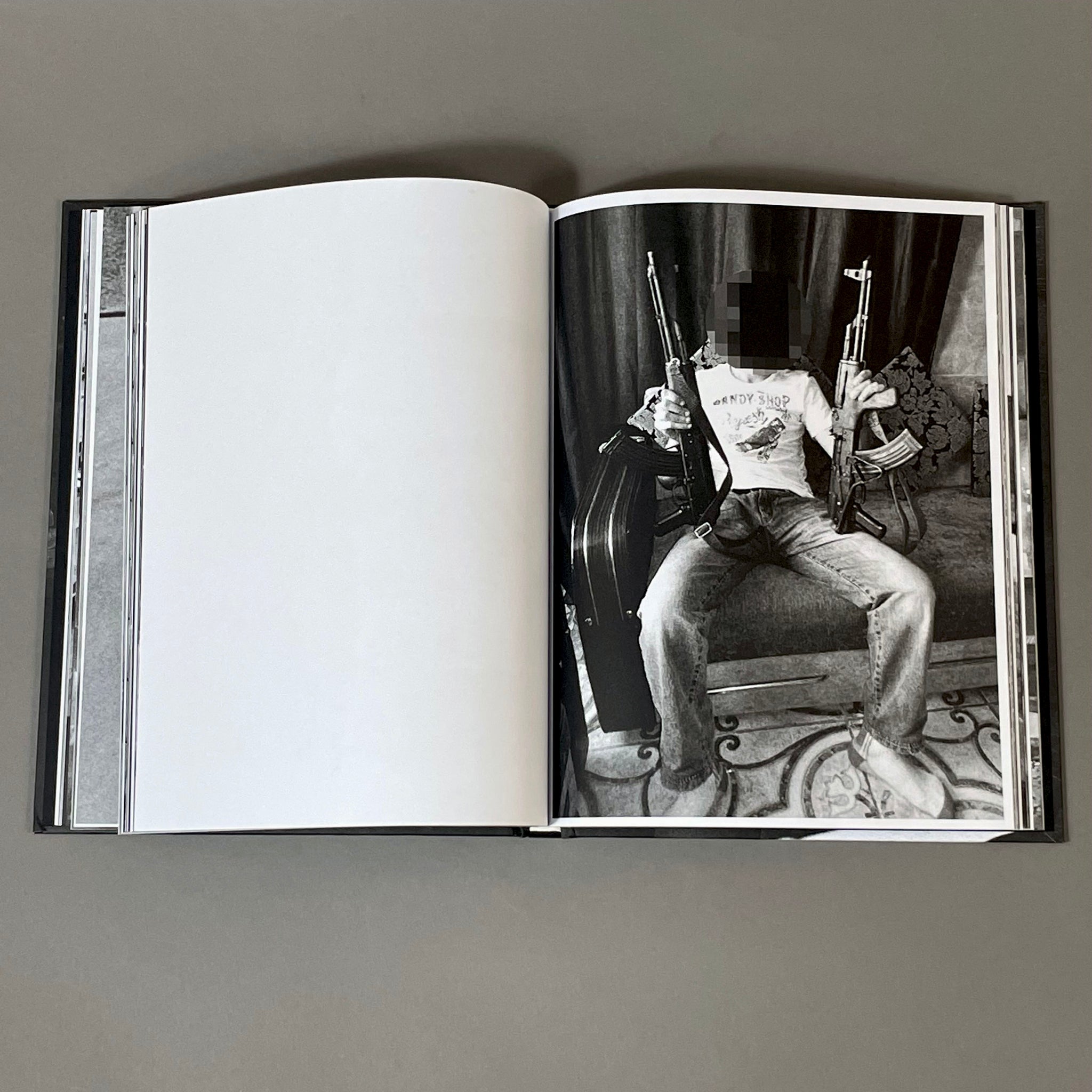 POURIA KHOJASTEHPAY / MUGSHAWTYS 写真集 HEAVYWEIGHT